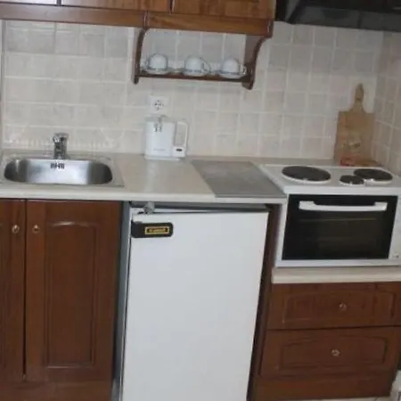 Leonidas Apartmán *